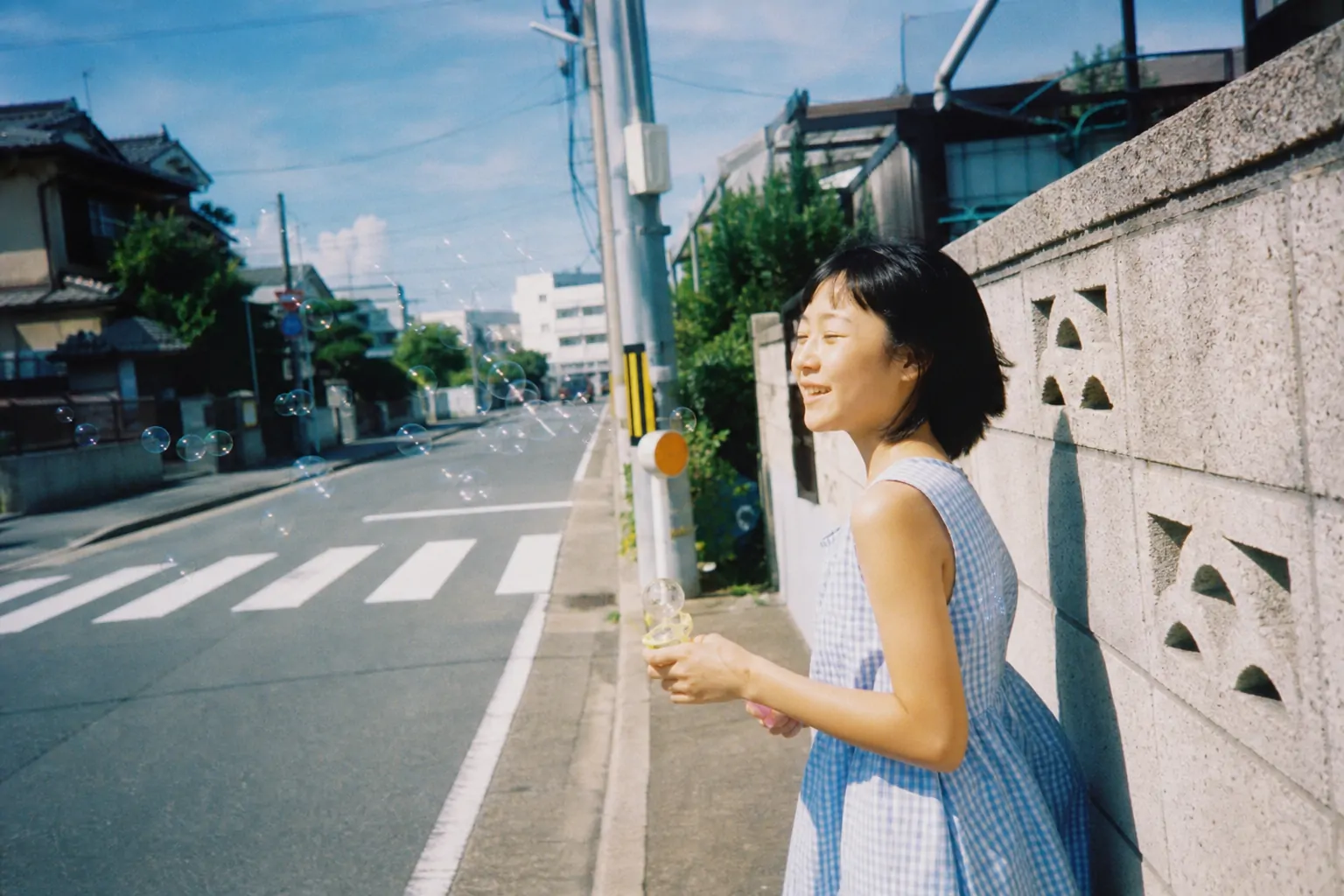 90年代・使い捨てカメラの一瞬 / 生成サンプル