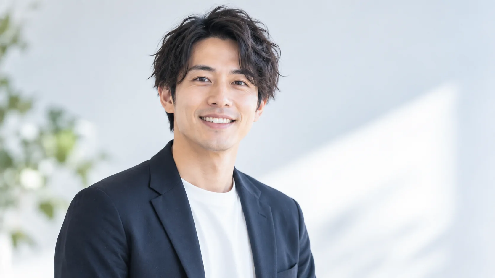 人物写真をSNS・仕事用のプロフィール写真にする / 生成サンプル